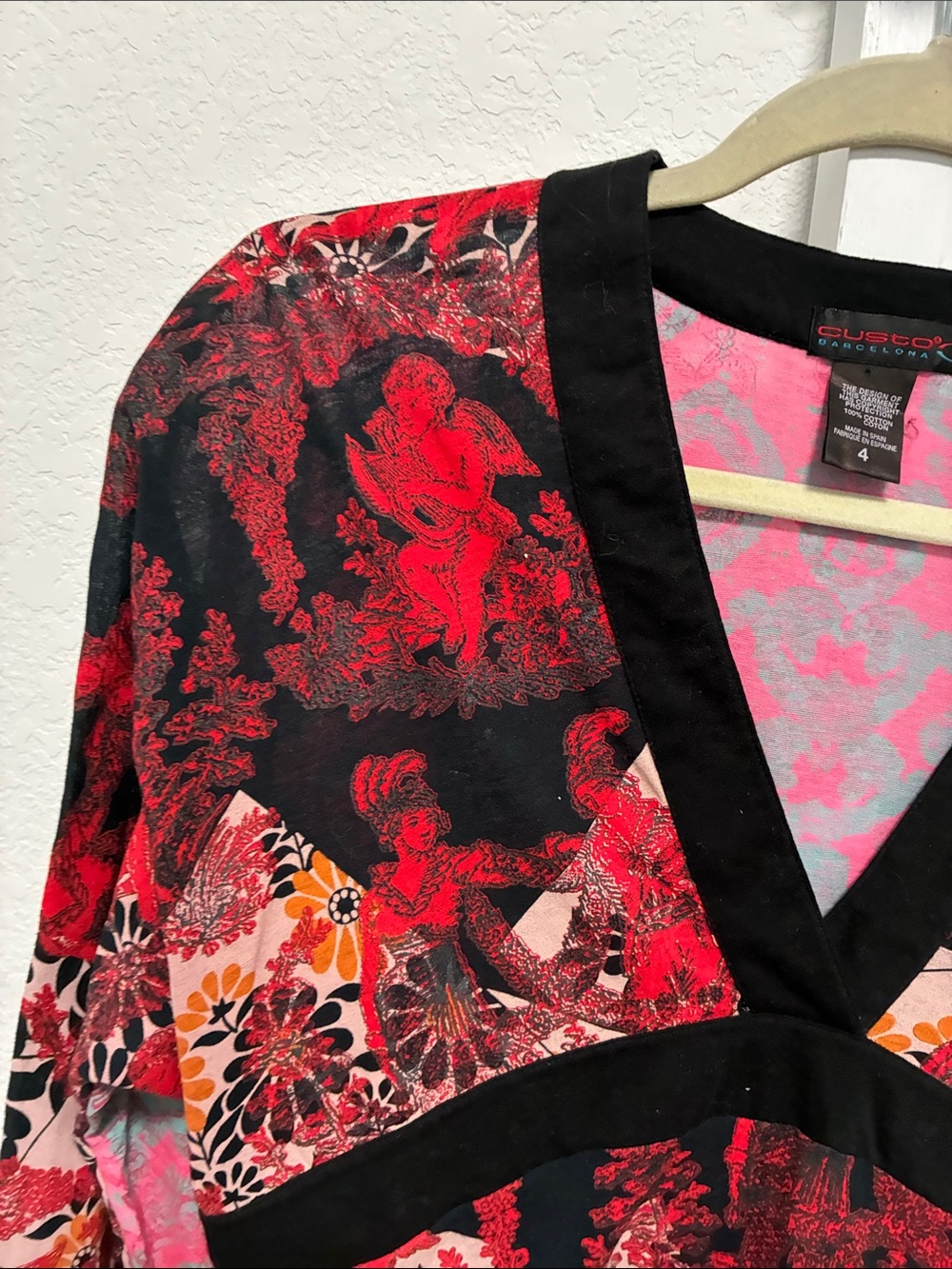 Custo Barcelona Red Floral Victorian Angel Print V-Neck Top with Black Trim - Picture 3 of 8